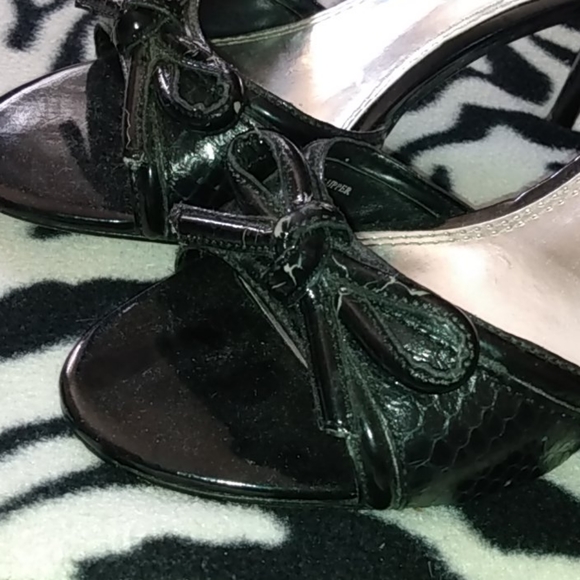 black heels with bows - Picture 2 of 8